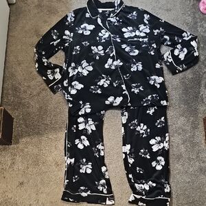 Simply Vera Vera Wang Black and White Floral Womens Pajama Set